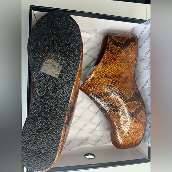 New AZALEA WANG CLOG IN BROWN Snake Print Platform Shoes Size 10 fits like 9.5 - Picture 4 of 7